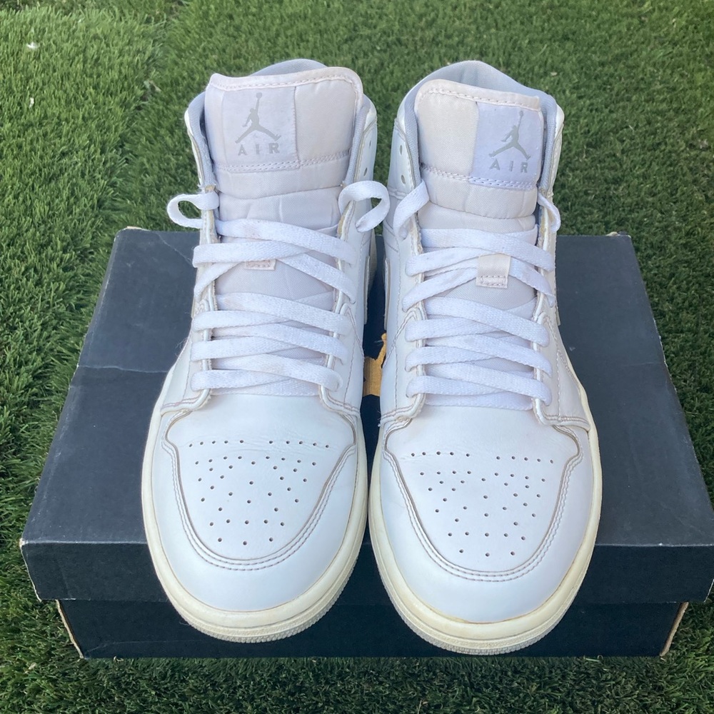 White Wolf Grey Jordan 1’s